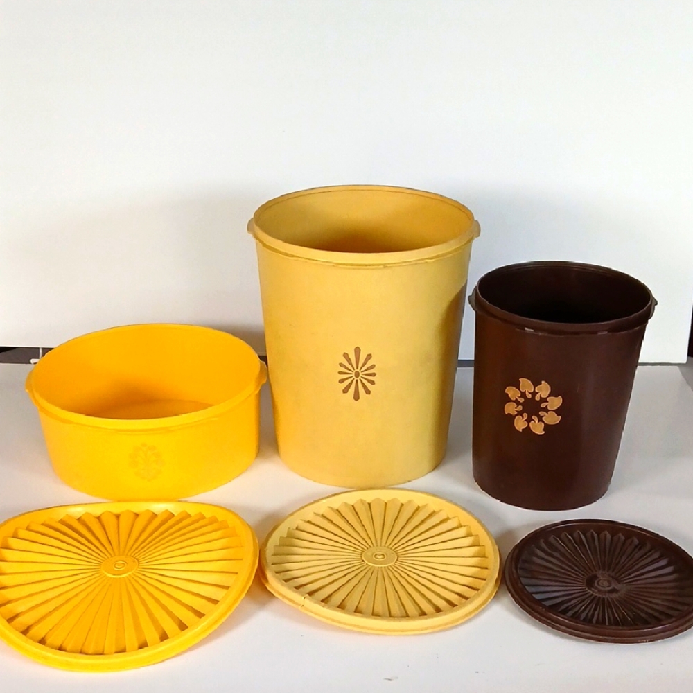 🧺 3-Piece Vintage Tupperware Canister Set Mixed Colors Sizes Retro Lot 70s